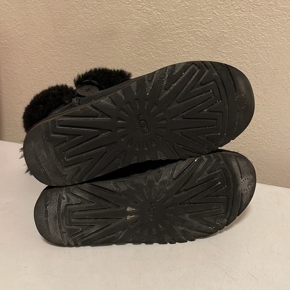 UGGS Bailey‎ Button II Boot - Picture 7 of 8